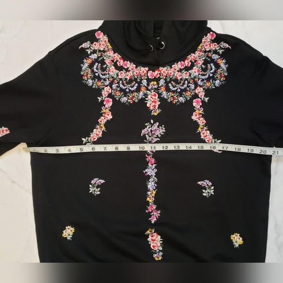 H&M X Giambattista Valli Embroidered Rhinestone Unisex Sweatshirt Sz XS - Picture 12 of 15